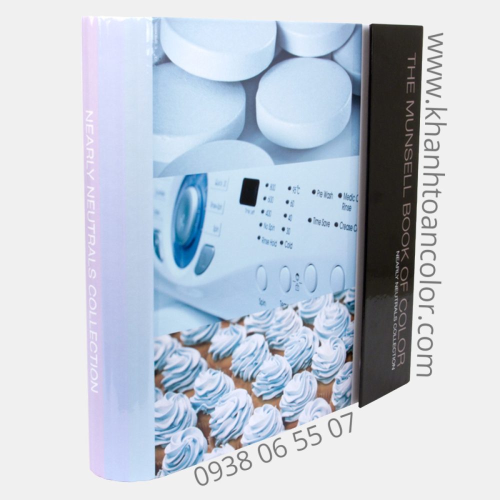 Pantone Munsell Nearly Neutrals Book of Color  M40328B